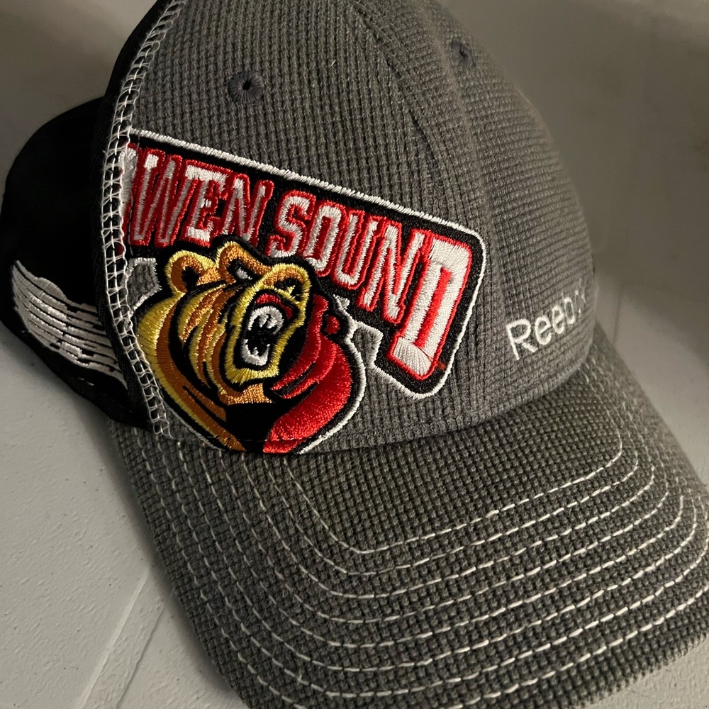 Reebok ohl owen sound attack hat youth m/s